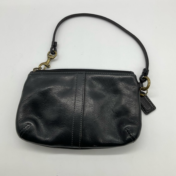 COACH BLACK LEATHER WRISTLET - Picture 2 of 5
